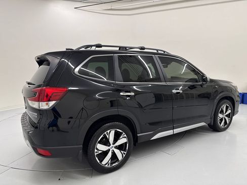 Used 2019 Subaru Forester Touring AWD/4WD image 5