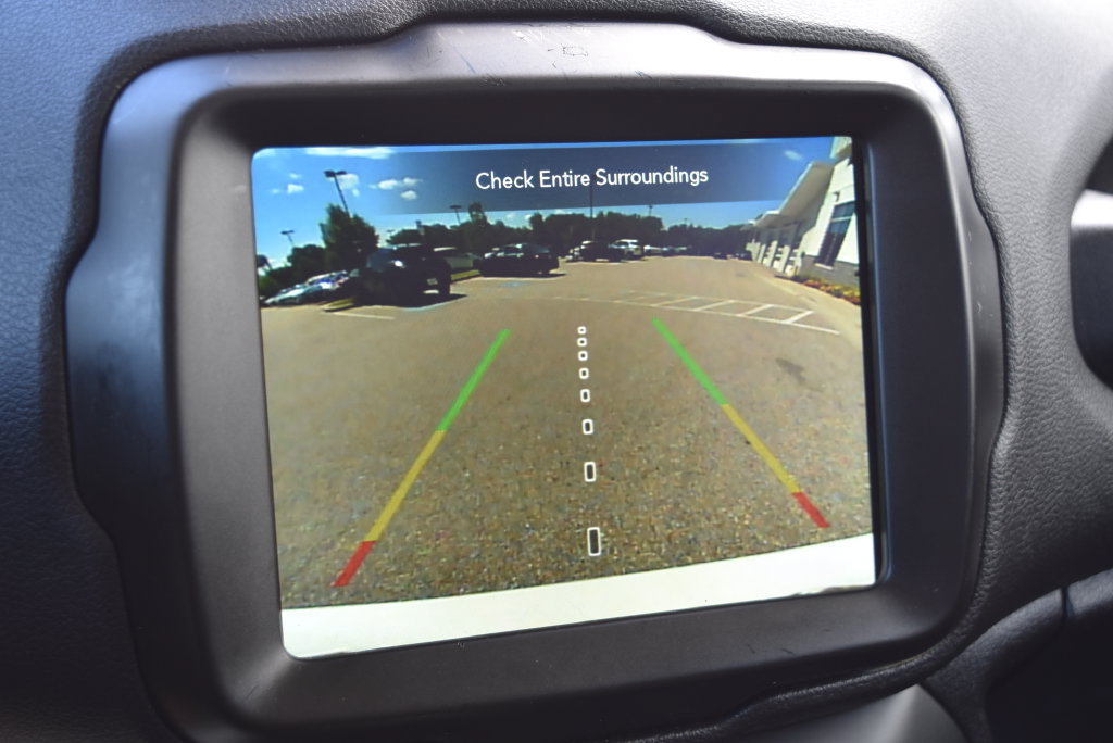 Used 2023 Jeep Renegade Latitude AWD/4WD image 14
