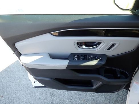 Used 2023 Honda Pilot EX-L image 18