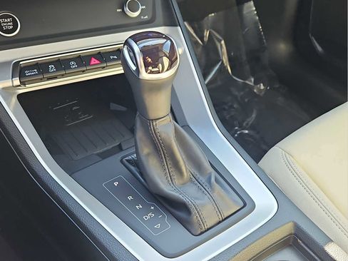 Certified 2025 Audi Q3 2.0T Premium AWD/4WD image 29