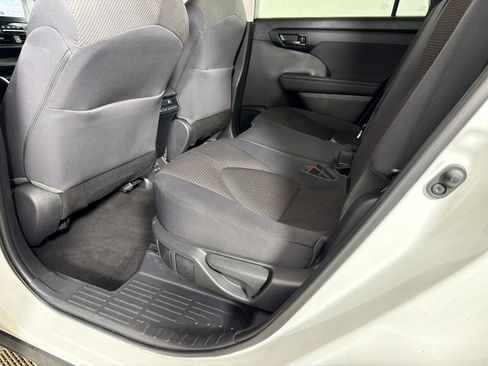 Used 2023 Toyota Highlander L image 20