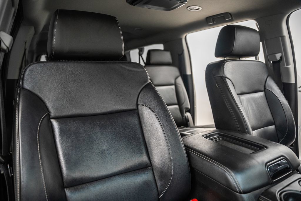 Used 2018 Chevrolet Suburban LT w/ LT Signature Package AWD/4WD image 41
