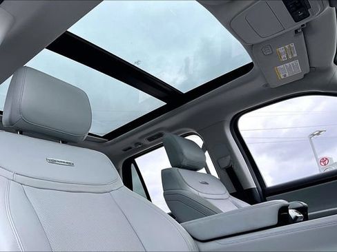 Used 2025 Ford Expedition Max Platinum AWD/4WD image 22