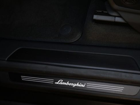 Used 2024 Lamborghini Urus S AWD/4WD image 17