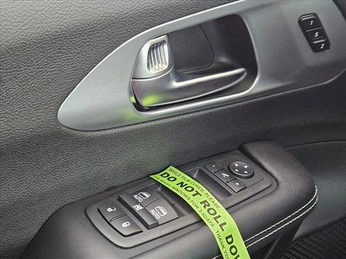 New 2026 Chrysler Pacifica Limited FWD image 15