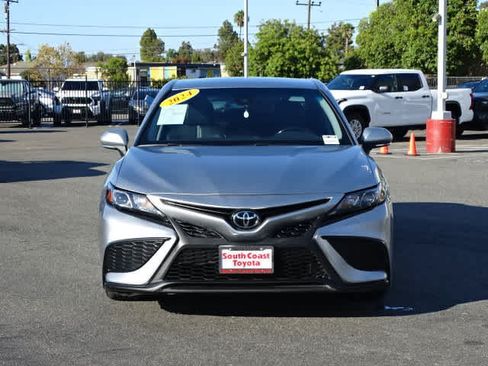 Certified 2024 Toyota Camry SE FWD image 3