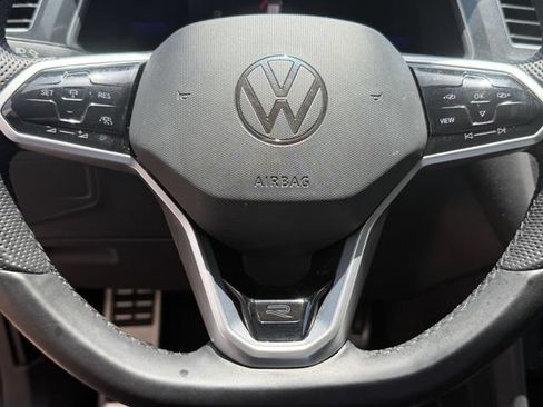 Certified 2022 Volkswagen Tiguan SE R-Line FWD image 25