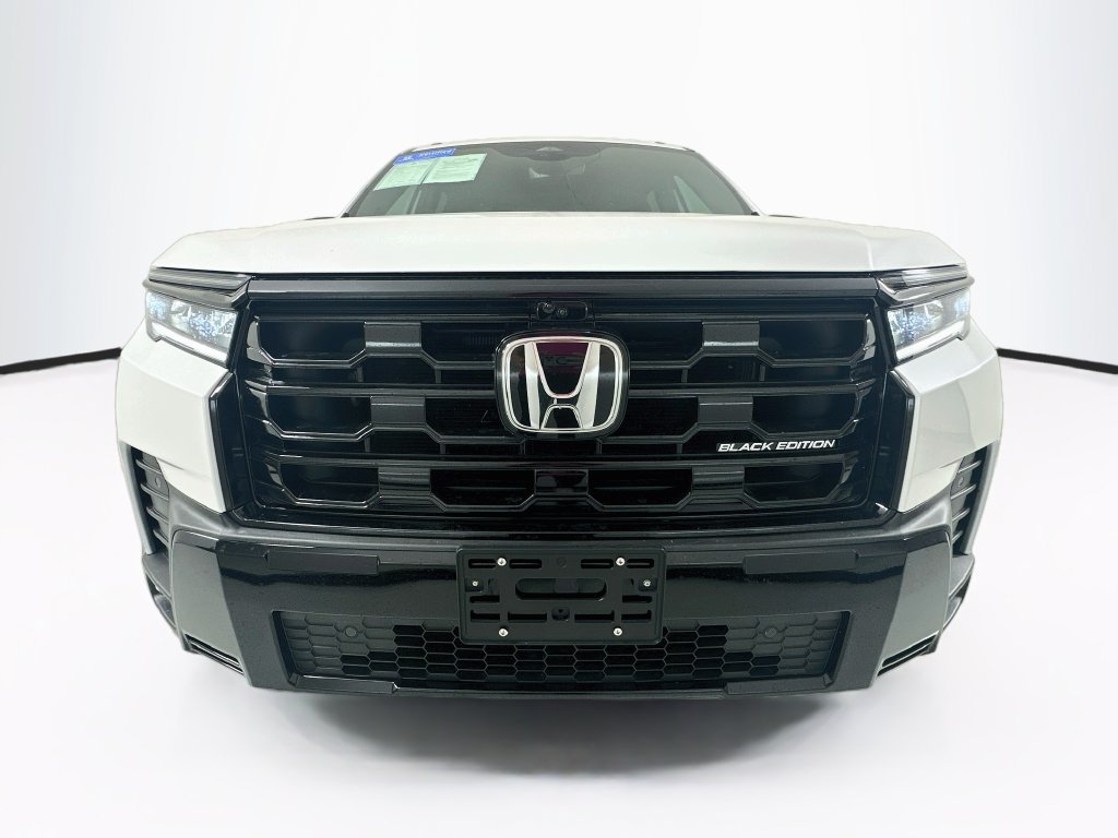 Certified 2026 Honda Pilot Black Edition image 2