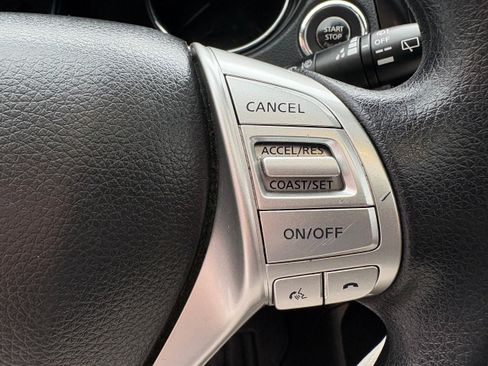 Used 2015 Nissan Rogue SV w/ SV Moonroof Package AWD/4WD image 31