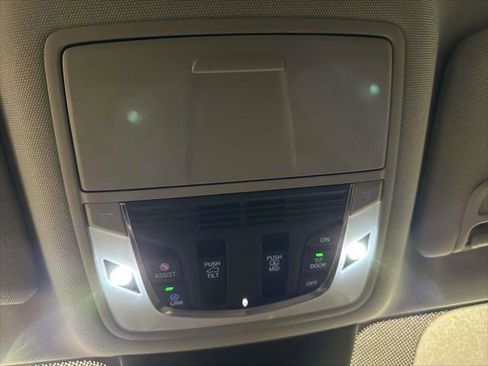 Used 2022 Acura MDX Advance Package image 34