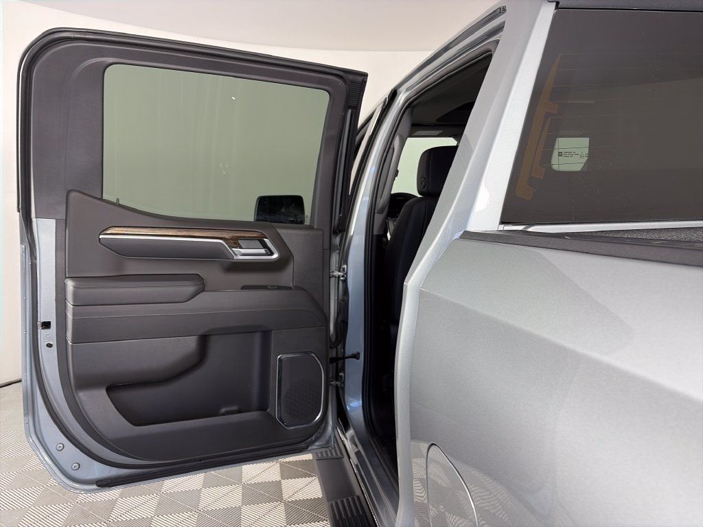 Used 2026 GMC Sierra 1500 Elevation w/ Elevation Premium Package AWD/4WD image 12