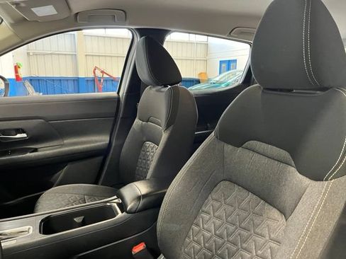 Used 2025 Nissan Kicks SV FWD image 23