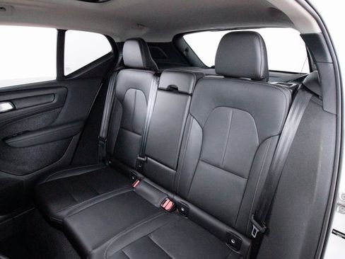 Certified 2025 Volvo XC40 B5 Plus image 29