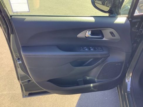 New 2027 Chrysler Pacifica Limited w/ Family Tech Group FWD image 9