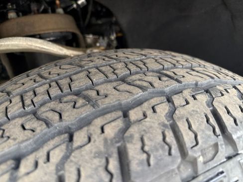 Used 2024 Chevrolet Silverado 1500 LT image 32