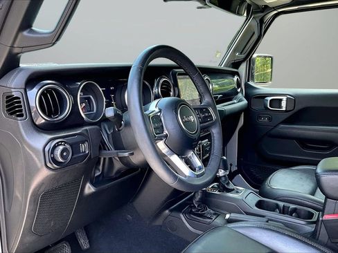 Used 2023 Jeep Wrangler Unlimited Sahara AWD/4WD image 19
