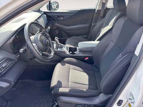 Used 2024 Subaru Outback Premium AWD/4WD image 9