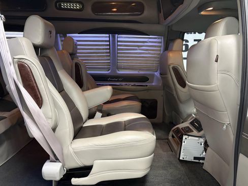 Used 2016 GMC Savana 2500 RWD image 20