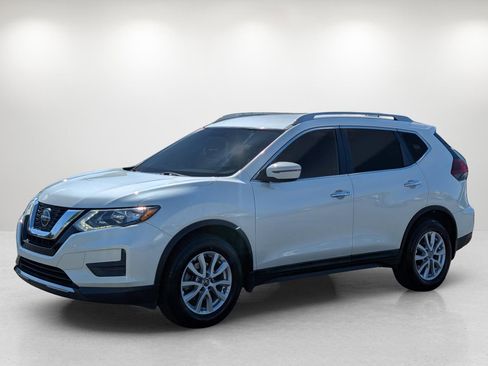 Used 2018 Nissan Rogue SV image 1