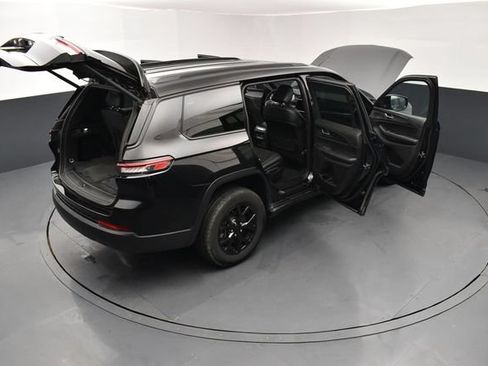 Used 2024 Jeep Grand Cherokee L Altitude AWD/4WD image 30