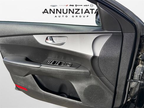 Certified 2023 Kia Forte LXS image 28