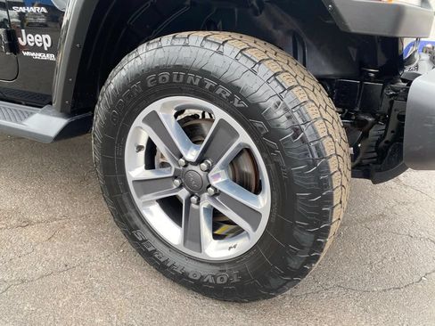 Used 2020 Jeep Wrangler Unlimited Sahara w/ Dual Top Group AWD/4WD image 32