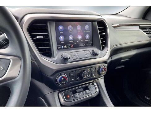 Used 2023 GMC Acadia AT4 image 9
