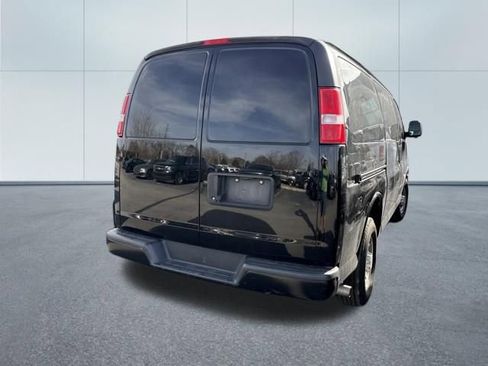 Used 2021 Chevrolet Express 2500 w/ Driver Convenience Package image 3