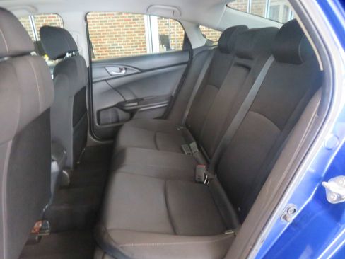 Used 2018 Honda Civic EX image 19