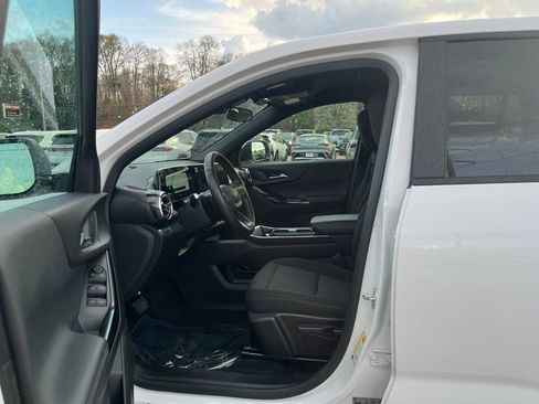 Used 2025 Chevrolet Equinox LT FWD image 19