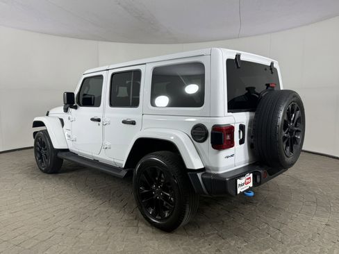 Used 2024 Jeep Wrangler Unlimited Sahara w/ Technology Group AWD/4WD image 5