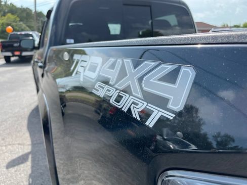 Used 2021 Toyota Tacoma TRD Sport AWD/4WD image 10