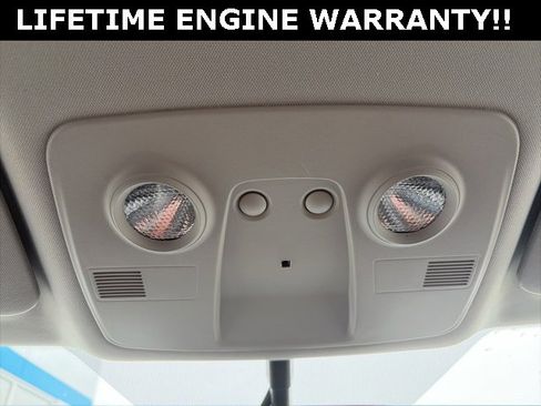 Used 2016 Chevrolet Traverse LT image 26