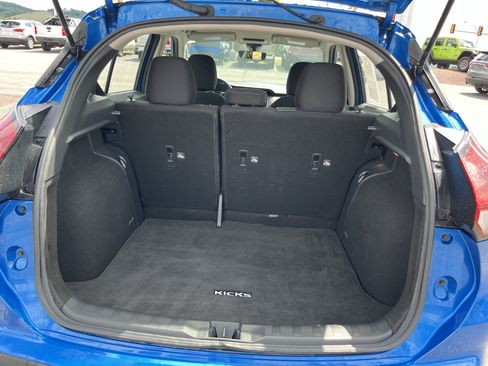 Used 2022 Nissan Kicks S w/ Interior Electronics Package FWD image 7