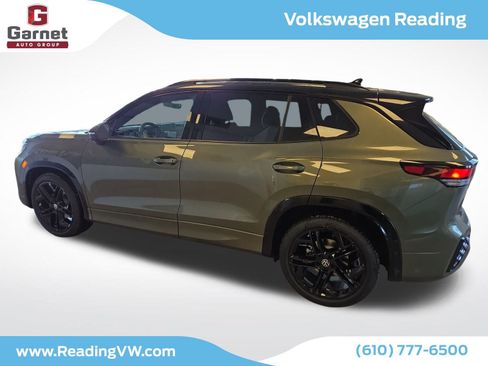 New 2026 Volkswagen Tiguan SE R-Line image 2