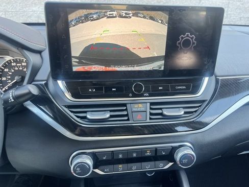 Certified 2024 Nissan Altima 2.5 SR w/ SR Premium Package image 27