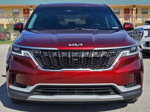 Used 2023 Kia Carnival LX image 9