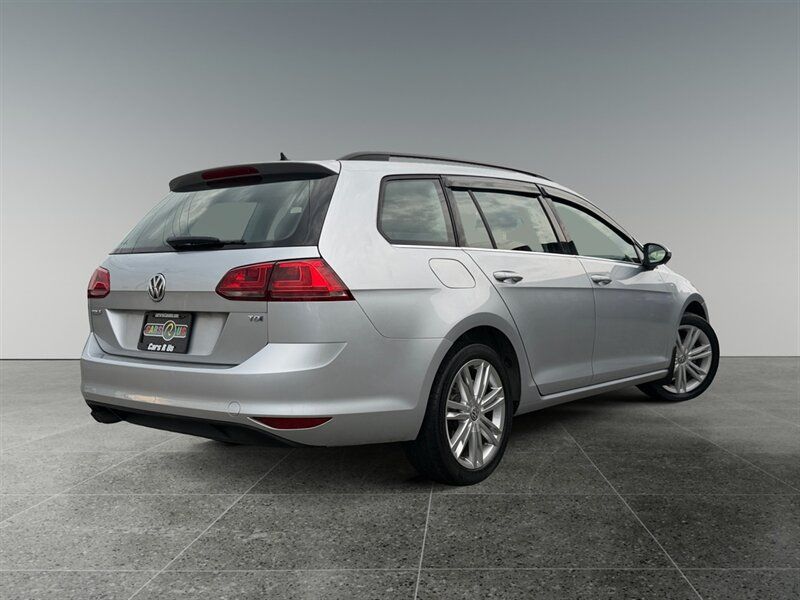 Used 2015 Volkswagen Golf TDI SE FWD image 6