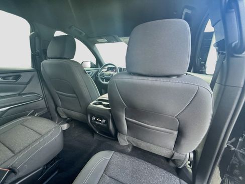 Used 2025 Chevrolet Traverse LT FWD image 30