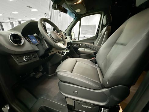 New 2025 Mercedes-Benz Sprinter 2500 image 21