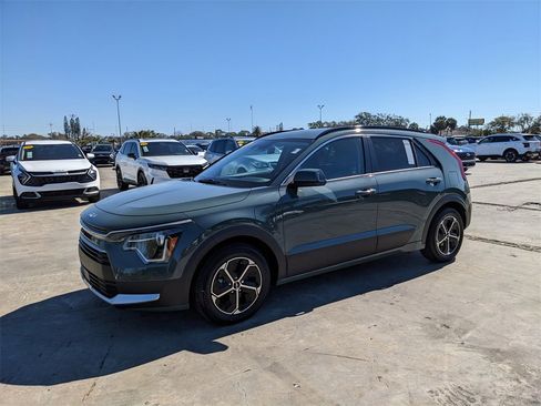 Certified 2023 Kia Niro EX image 5