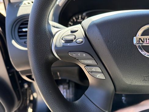 Used 2020 Nissan Pathfinder S image 19