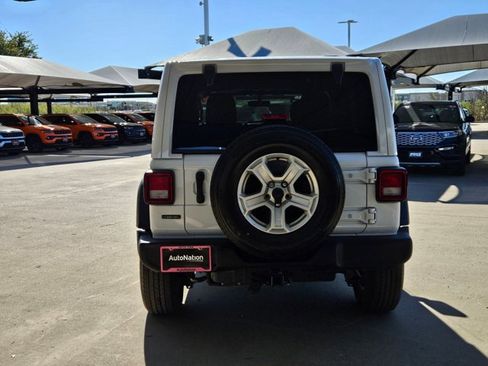 Used 2022 Jeep Wrangler Unlimited Sport S w/ Sun And Sound Package image 6