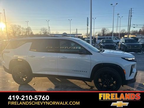 New 2026 Chevrolet Traverse RS w/ LPO, Floor Liner Package image 4