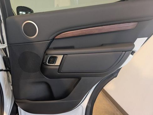 New 2026 Land Rover Discovery S AWD/4WD image 27