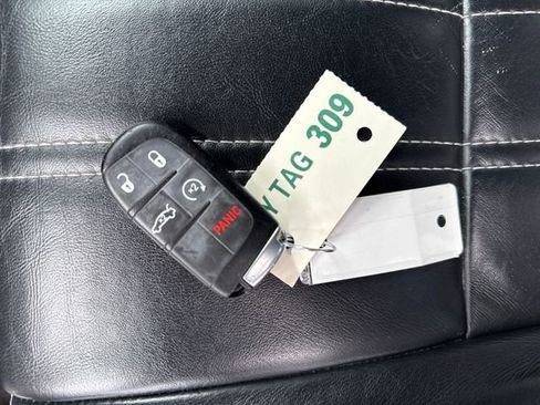 Used 2014 Chrysler 300 S image 29