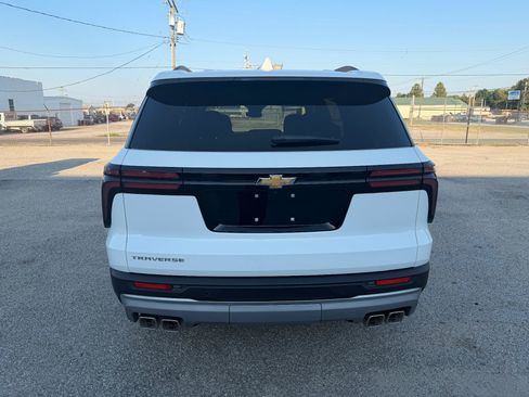 Used 2026 Chevrolet Traverse LT FWD image 4