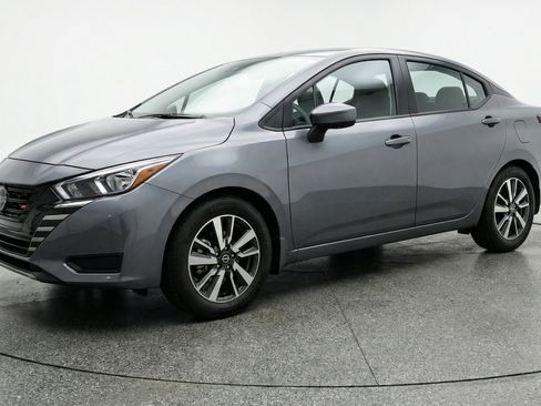 Used 2025 Nissan Versa SV FWD image 3