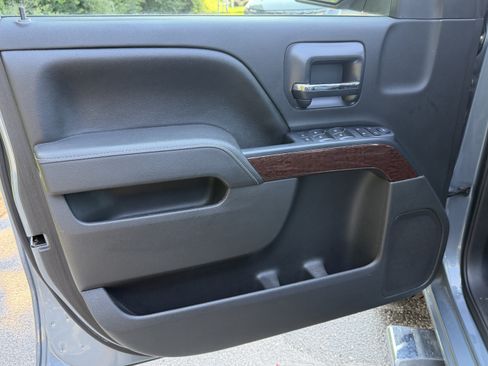 Used 2016 GMC Sierra 1500 SLE w/ SLE Value Package RWD image 4