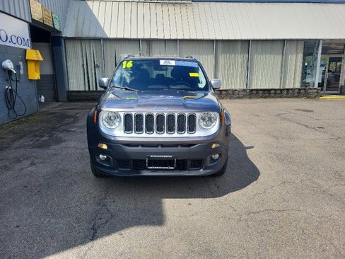 Used 2016 Jeep Renegade Limited image 4